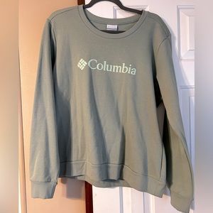 Columbia moss green crewneck sweatshirt!